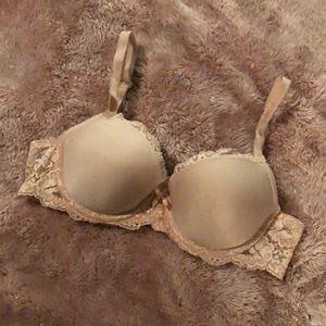 Victoria’s Secret Dream Angels lined demi bra 34B